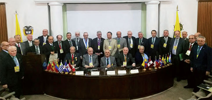 Grupo	de	algunos	de	los	asistentes	a	la	Reunión	Extraordinaria	del	Consejo	Directivo	de	la	Asociación	Latinoamericana	de	Academias	Nacionales	de	Medicina,	España	y	Portugal	(ALANAM),	Cincuentenario	1967-2017,	Bogotá,	Colombia.